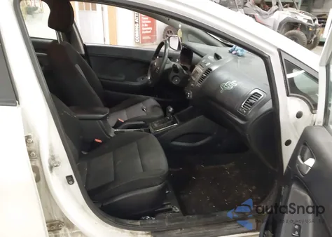 2018 Kia Forte Lx z USA, uszkodzony, nr VIN 3KPFK4A70JE213837